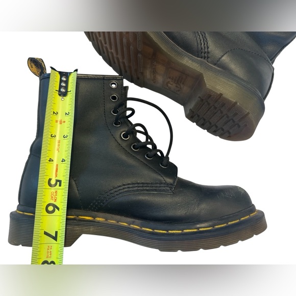 Dr. Martens 1460 Black leather 8 Eye Combat Boots AirWair Size 7 - Picture 15 of 16